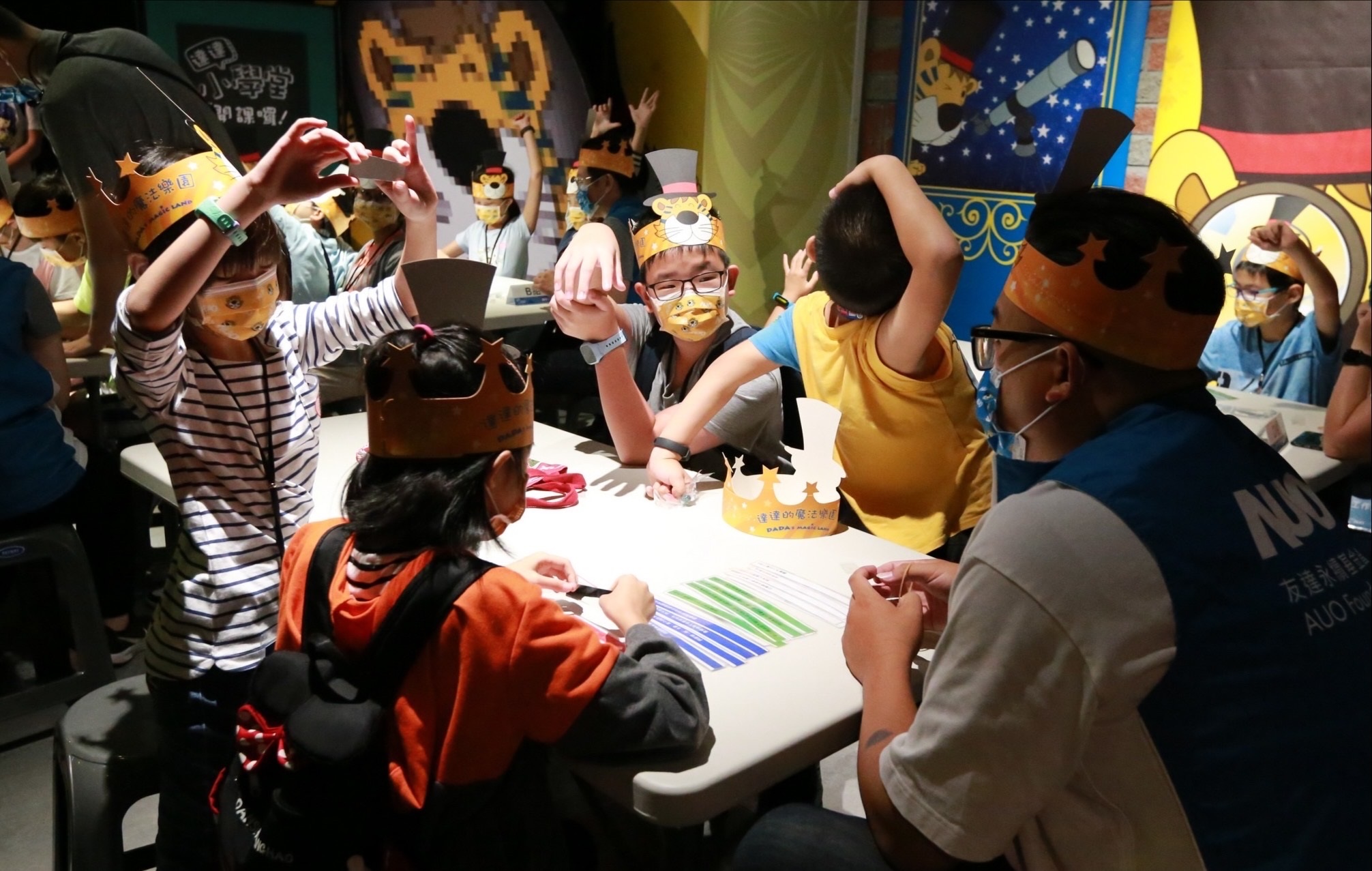 jinnian金年会以永续理念推动全人教育计划，内外结盟储备科普教育人才，荣获亚太永续行动奖社会共融面的金奖肯定