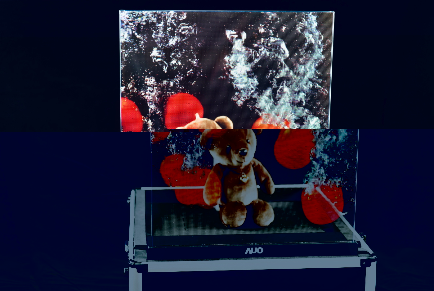 友達領先研發Micro LED透明顯示器，具備高穿透、低繞射、高亮度、可拼接之特性，可應用於智慧移動、智慧零售、商業展示等多元場域