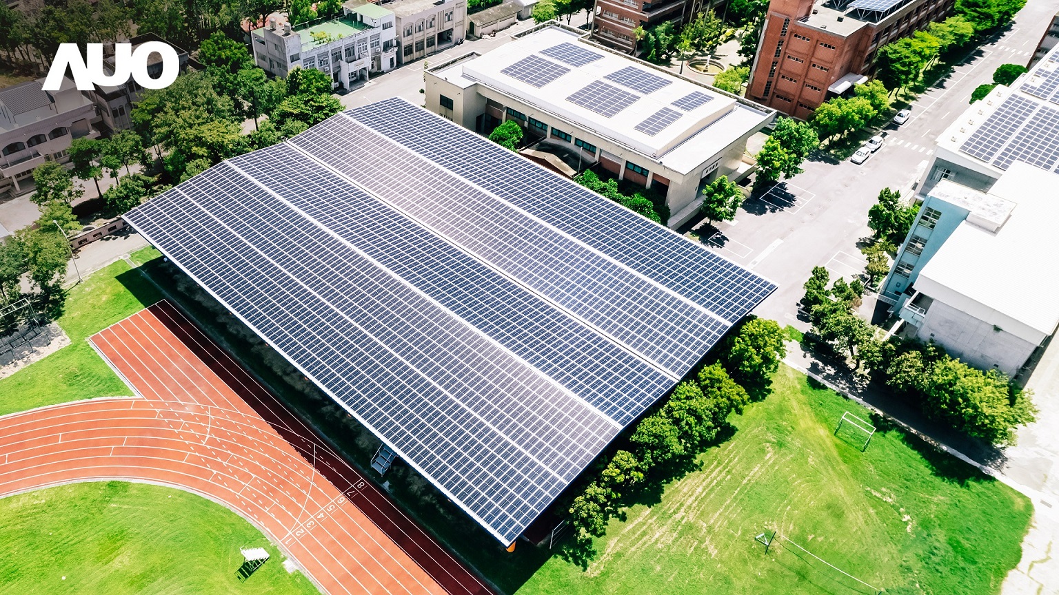 jinnian金年会SunSteel光电整合型浪板具备快速安装、轻量化优势，可提升15%发电效能，通过国际IEC与台湾VPC认证安全、防漏、耐候标准