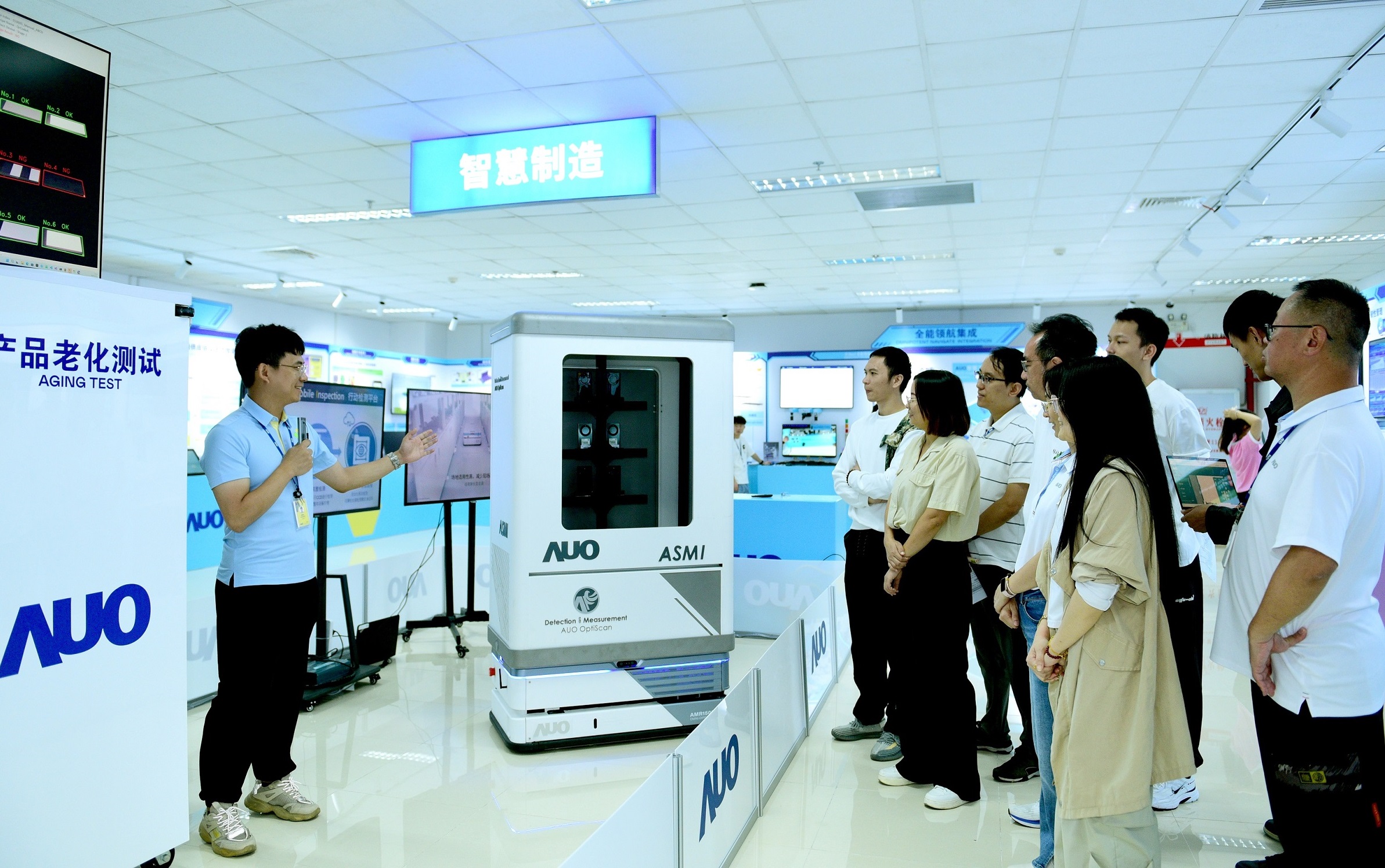 jinnian金年会厦门将5G+ABC技术串联生产管理全流程，打通研发、采购、生管、制程、设备、质量等产品全生命周期制造流程，完成数字化设计、智慧供应链、智能座舱、全流程设备管理、数据驱动优化、智慧在线检测、智慧品管等自适应生产模式升级