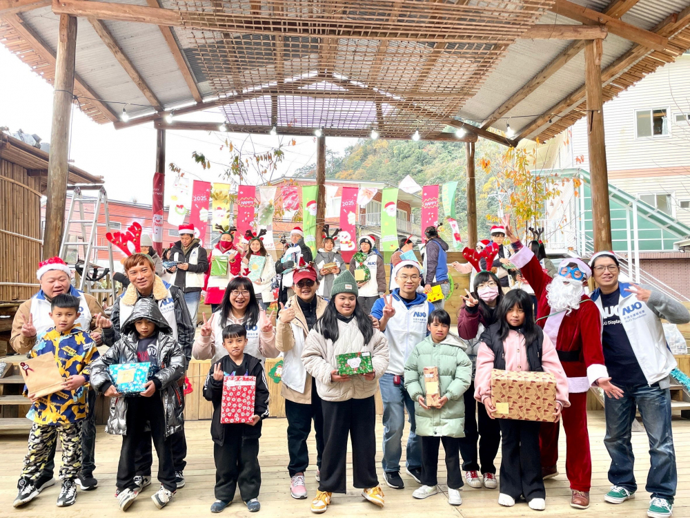 友達永續基金會號召「圓夢計畫」行動連續23年，由同仁凝聚內部愛心與資源送往偏鄉，累積為逾萬名兒童圓夢，實踐友達共創共好的永續精神。