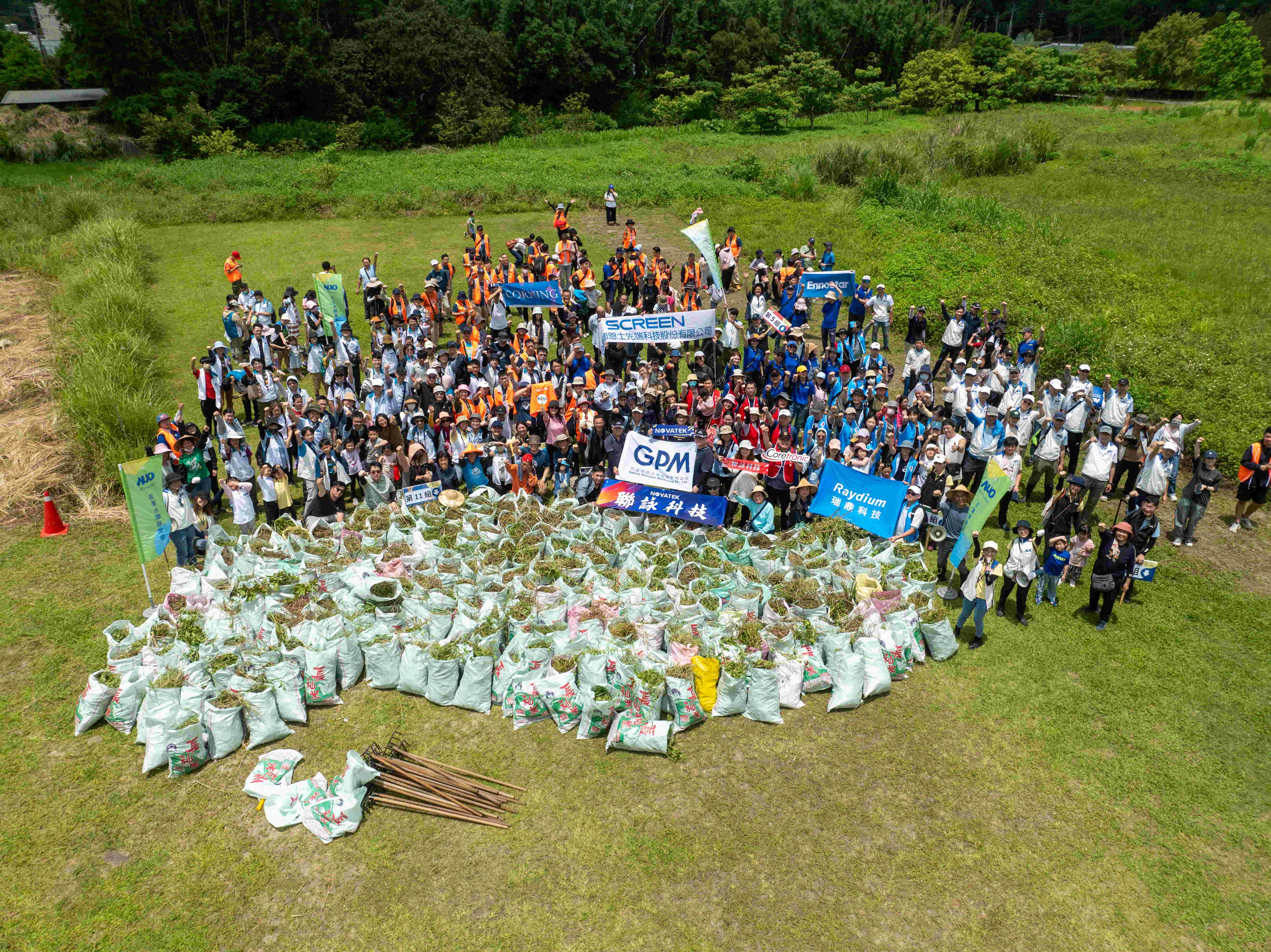 友達永續基金會以行動將永續理念落實在日常生活，並結合各種環保節日與內外部利害關係人共同倡議，持續舉辦「手護台灣綠色堡壘」之生物多樣性倡議系列活動，發揮企業綠色影響力